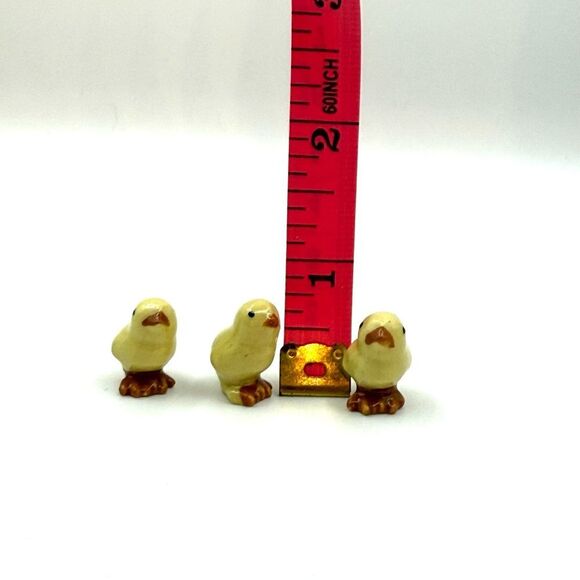 3 Vintage Hagen Renaker chicks Big Heads Yellow Glossy Very Tiny - Picture 5 of 5